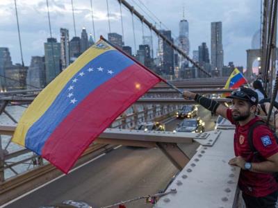 Venezolanos atrapados entre persecución en Venezuela y EE.UU.